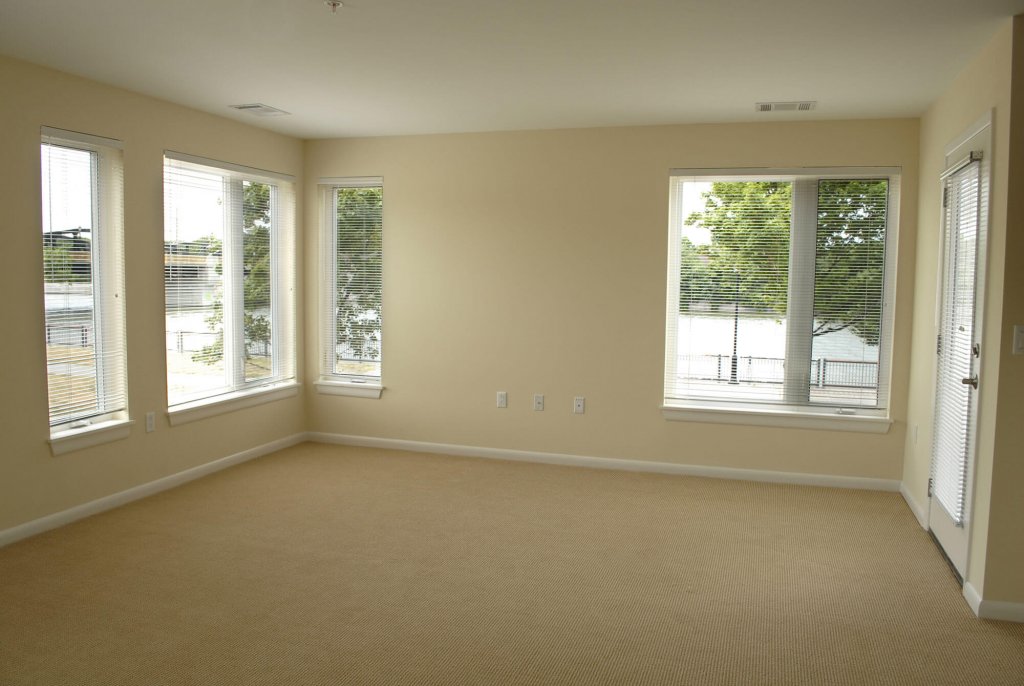 Erie Harbor Interior photo 28