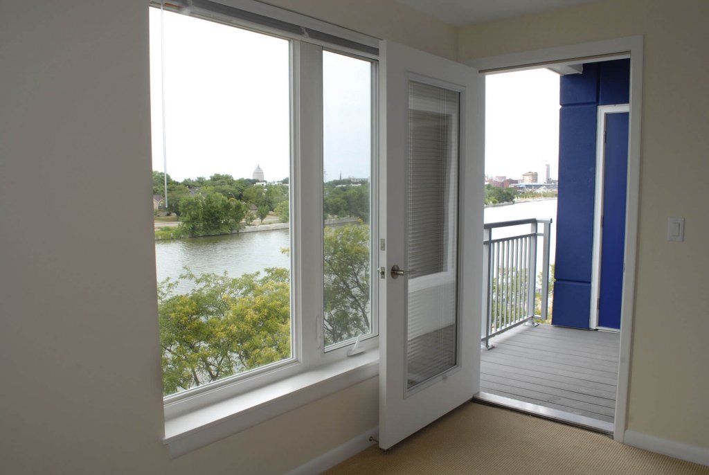 Erie Harbor Interior photo 27