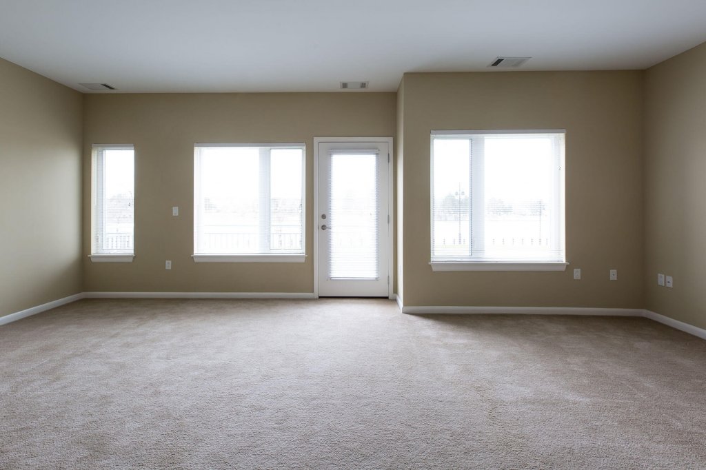Erie Harbor Interior photo 22