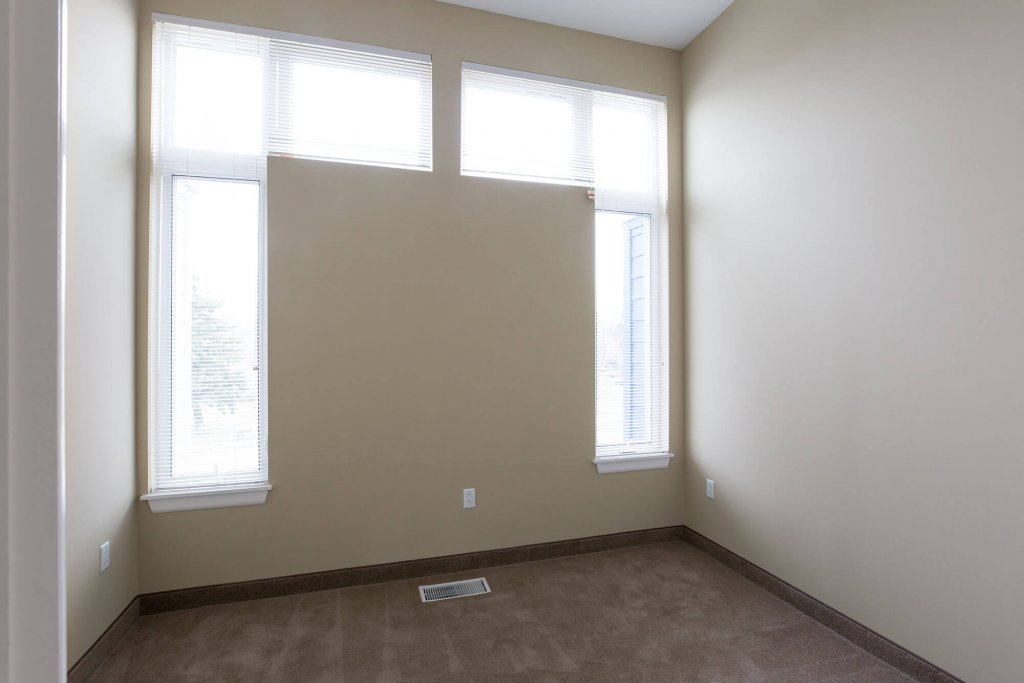 Erie Harbor Interior photo 13