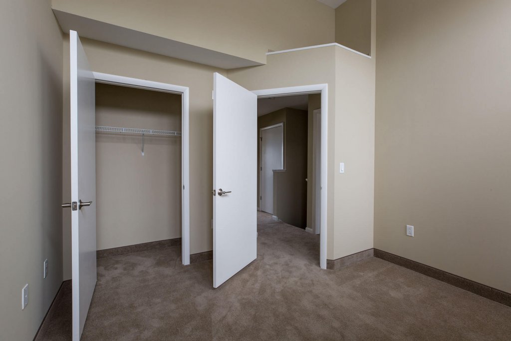Erie Harbor Interior photo 14