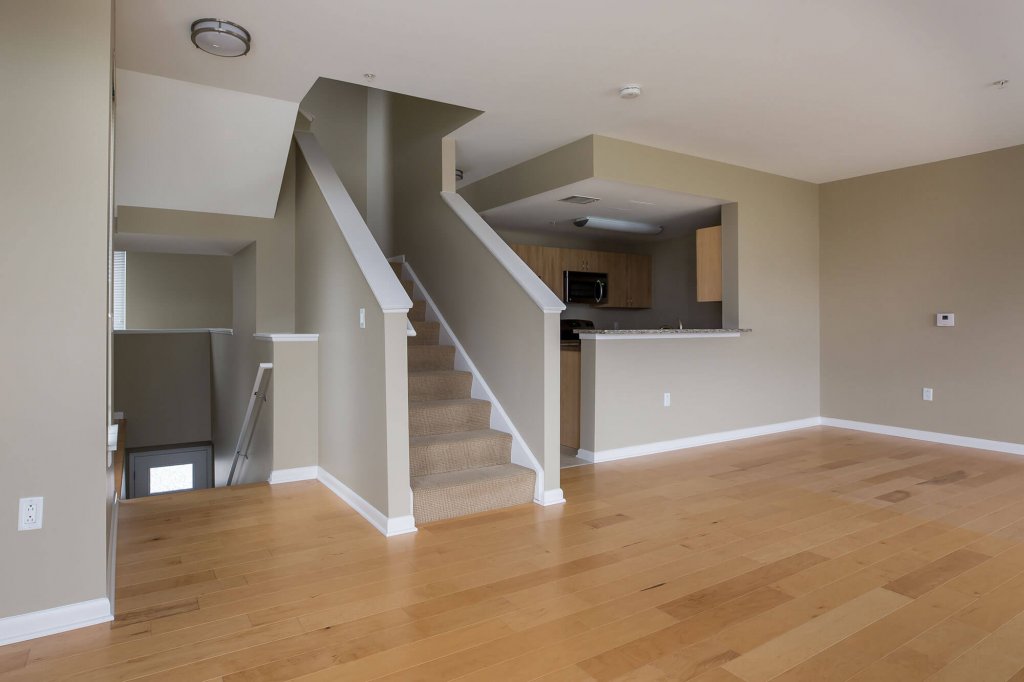 Erie Harbor Interior photo 16